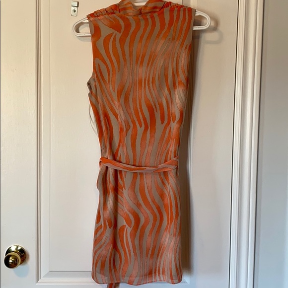 Guess By Marciano Patterned Tie Dress - Picture 5 of 5